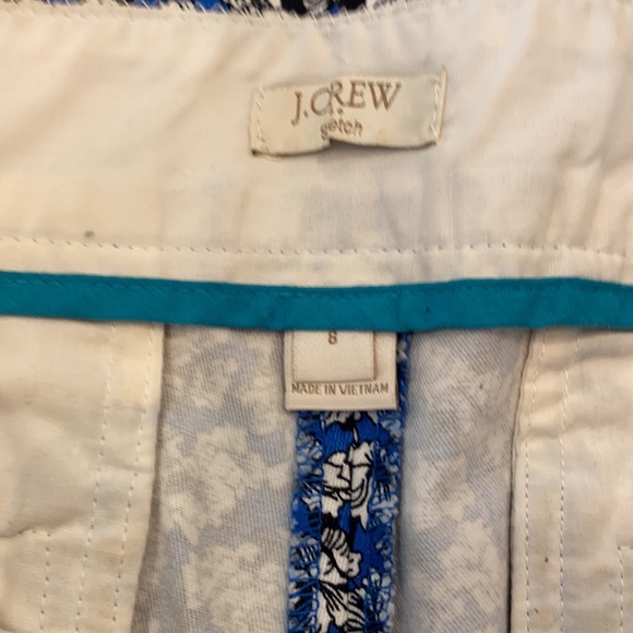 WOMANS J. CREW FLORAL SHORTS WITH STRETCH SIZE 8 - Picture 2 of 5